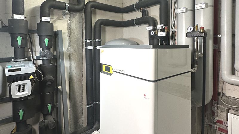 Wärmepumpe im Keller eingebaut